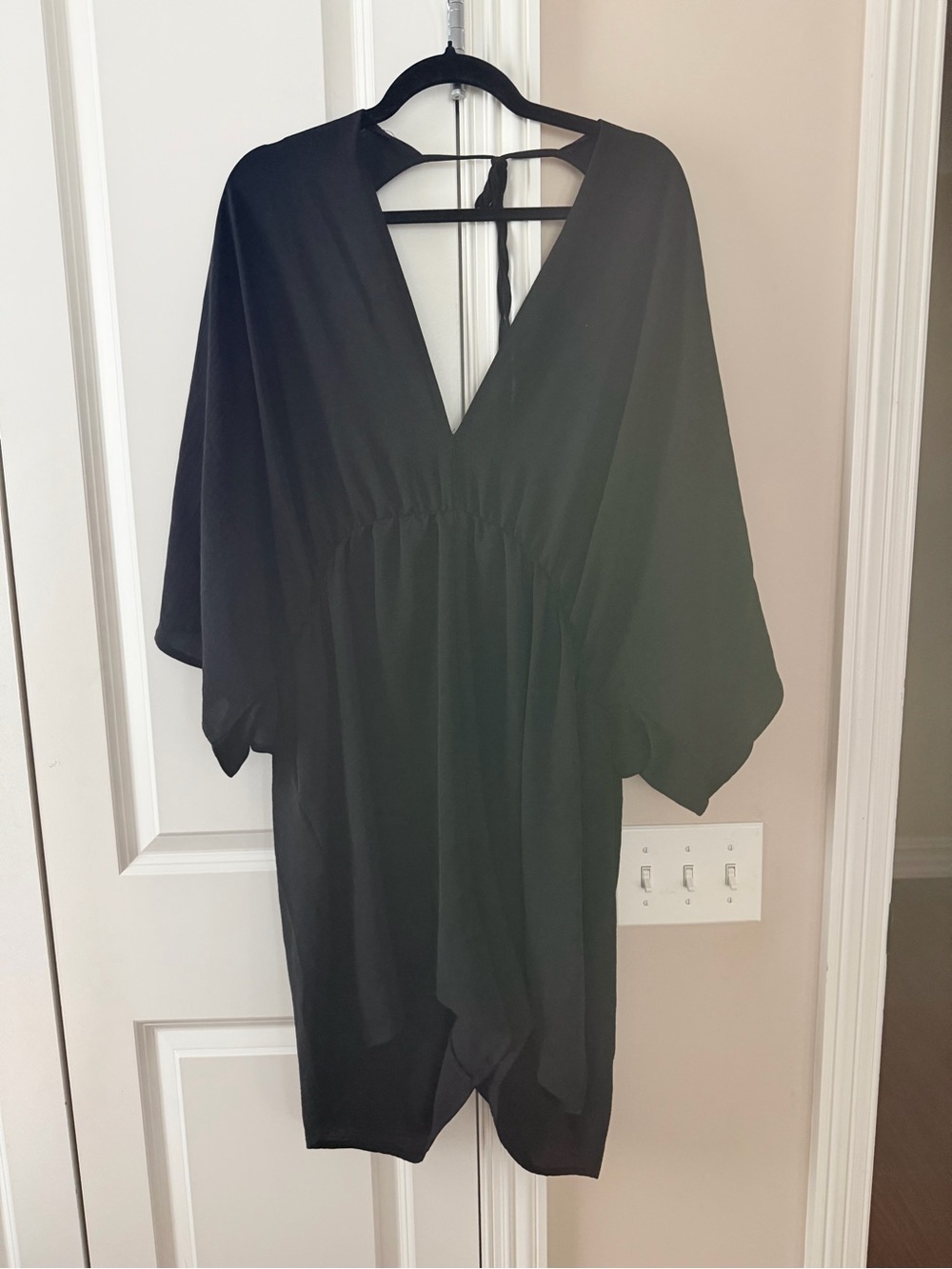 Black V-Neck Women's shorts Romper with Balloon Sleeves